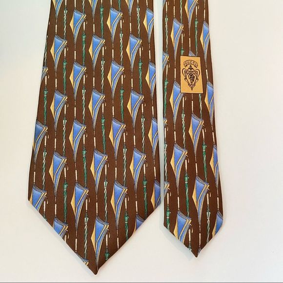 Gucci vintage Silk Tie Chocolate Brown w/ Closed Blue Green and Yellow Umbrellas - Picture 1 of 3